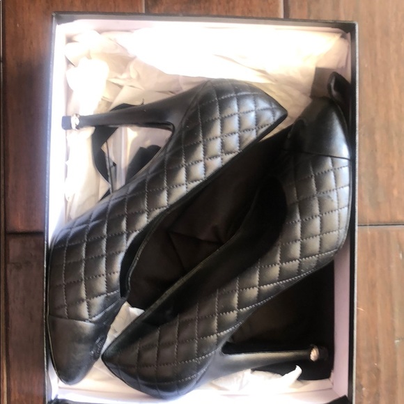 Chanel Pumps - Picture 2 of 10